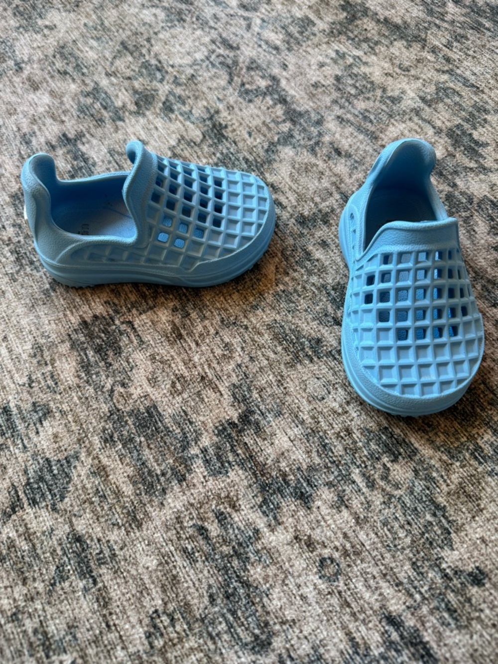 Kids Breathable Light Blue Slip-On Sandals